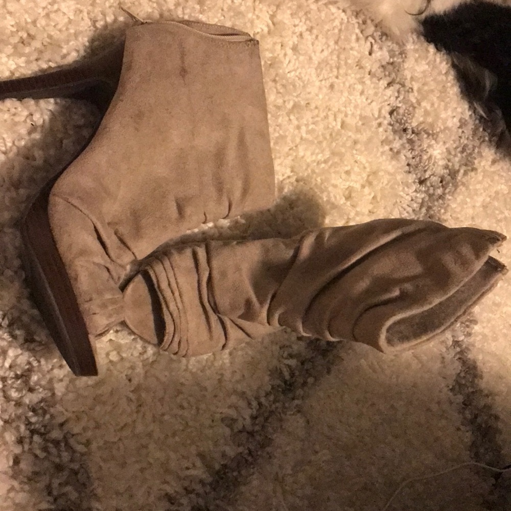Ankle peep toe tan heels